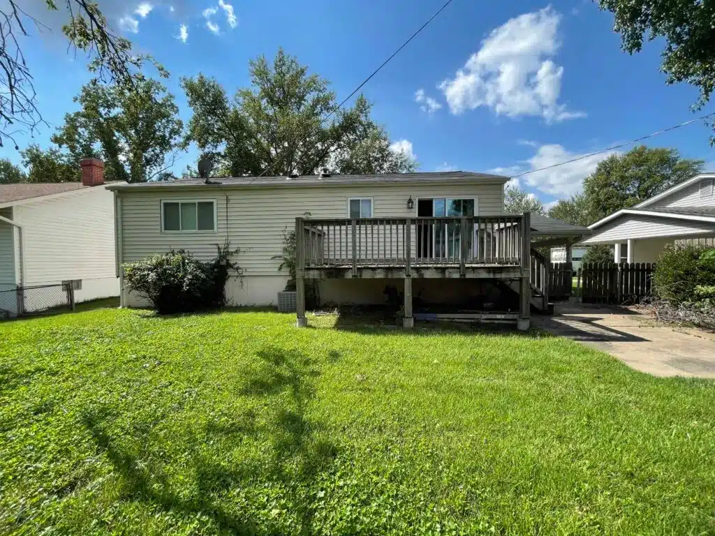 The back of a house that we bought fast for cash in St. Louis, MO