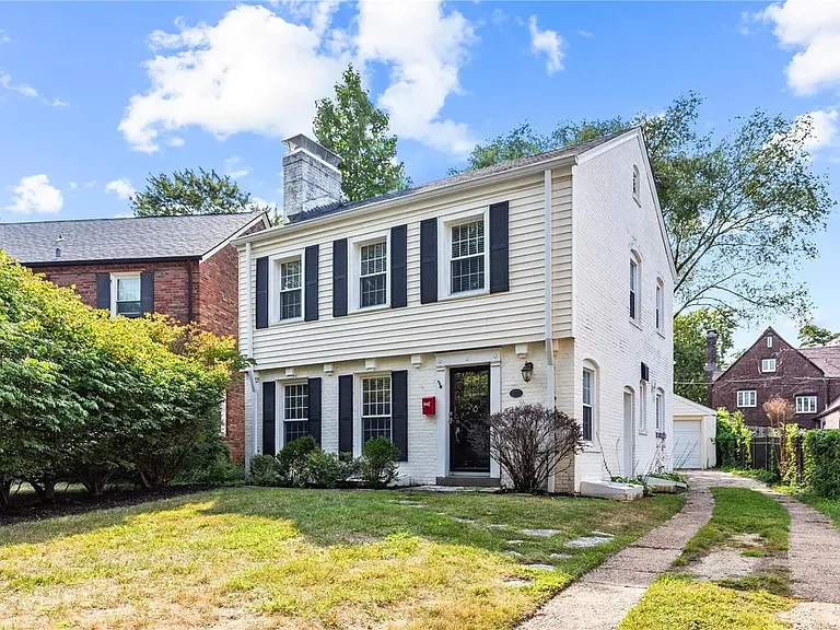 The front of house that we listed in St. Louis