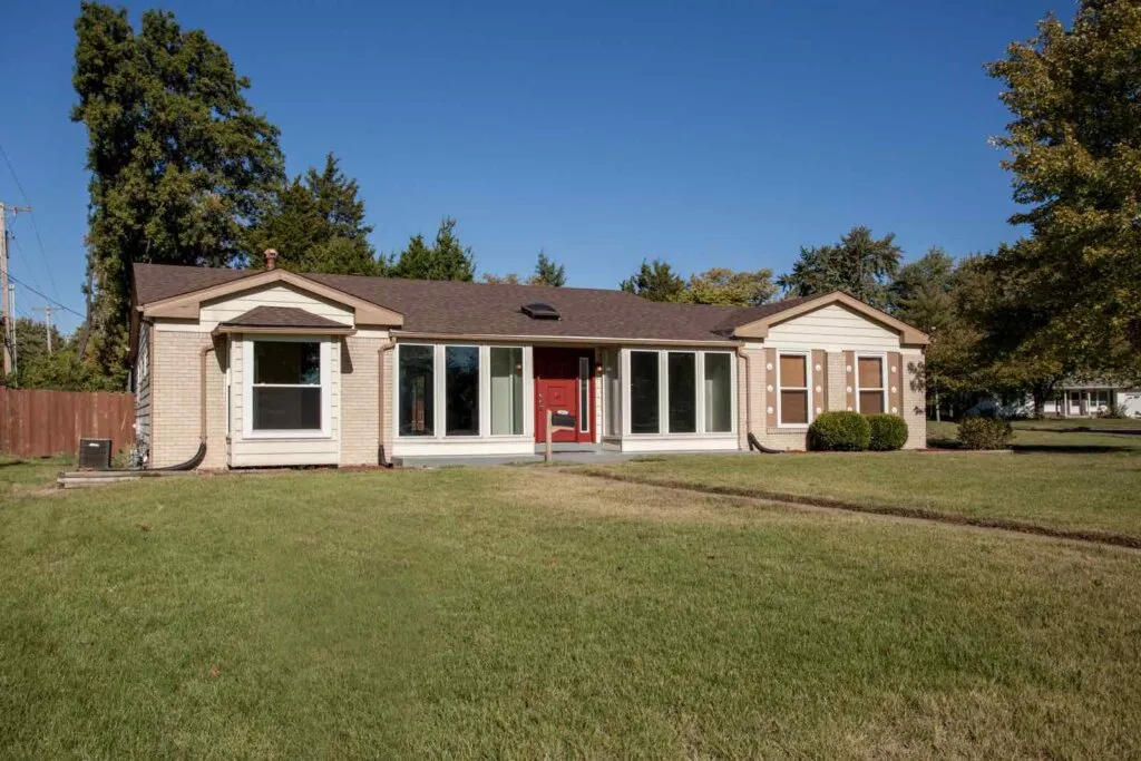 The front of a house in St. Louis that needed major repairs inside