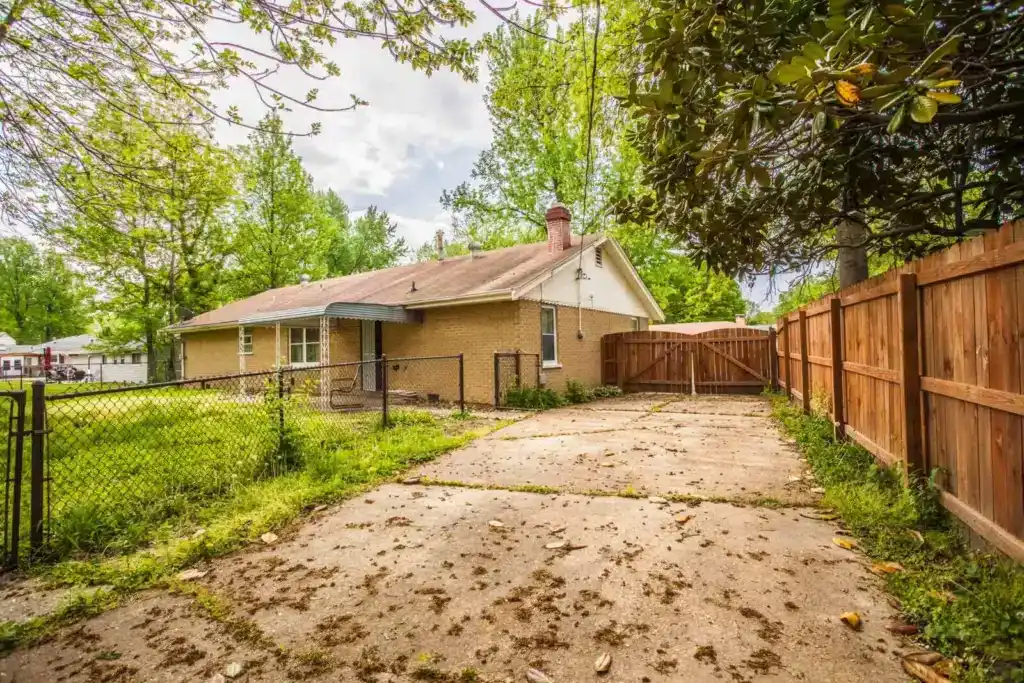 A house in Olivette, Missouri that we bought fast for cash