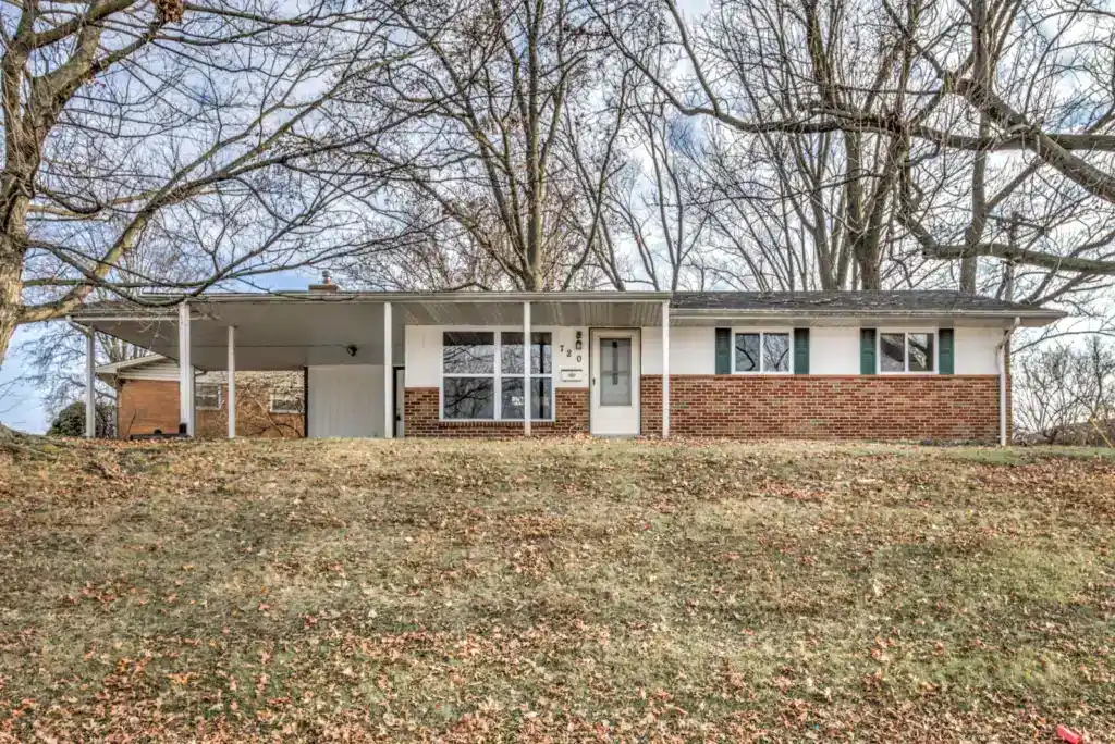 A house in Weldon Spring, Missouri that we bought fast for cash
